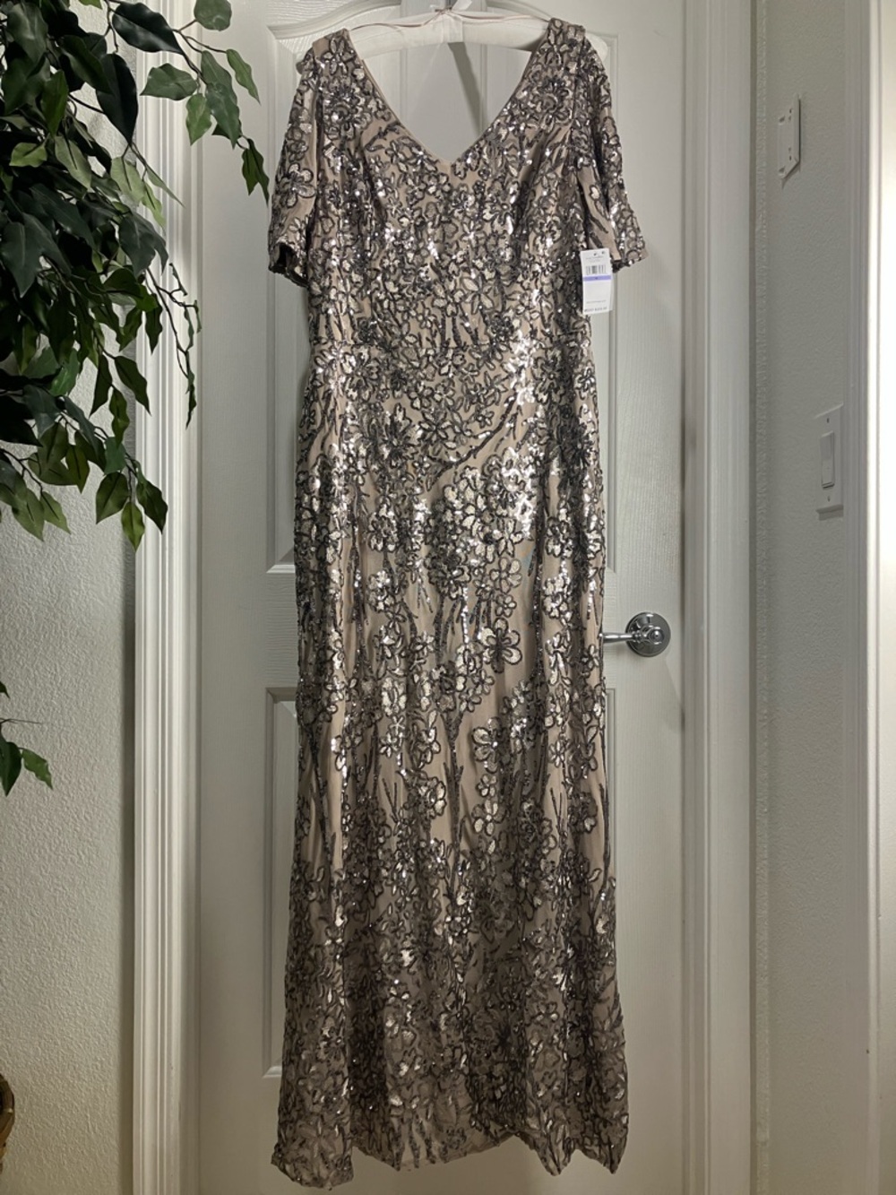 Alex Evenings Caroline Flutter Sleeve Sequin Gown, 18, Mink